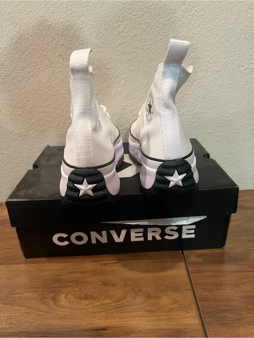 RUN STAR HIKE HI - Platform High-Top Converse Canvas Sneakers in White
